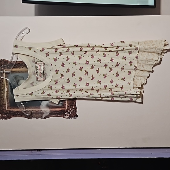 Top - Picture 1 of 2